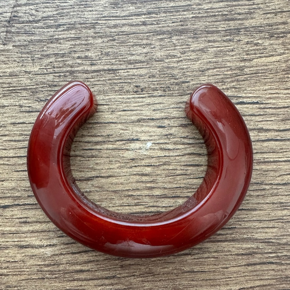 Lizzie Fortunato Resin Ridge Cuff in Sangria